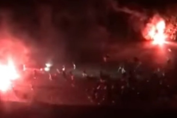 Бійка ультрас у Києві: масове побоїще зняли на відео