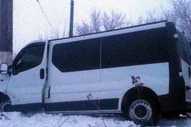 В Славянске микроавтобус въехал в столб, пострадали 7 человек