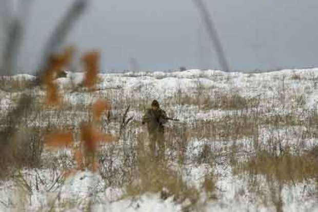 На Луганщині бойовик прийшов на позиції ВСУ з АК-47, з документами і грошима