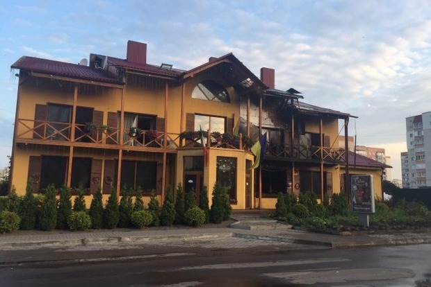 Обнародованы фото и видео пожара в ресторане Луцка