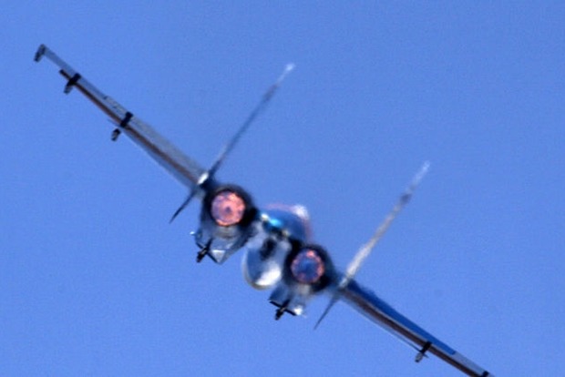 Над Черным морем российский истребитель перехватил военный самолет США - СМИ
