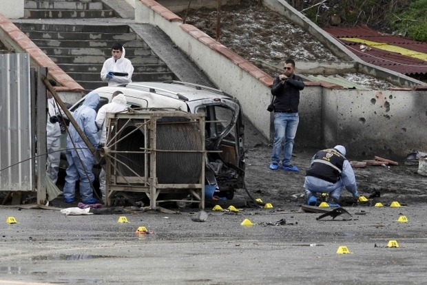 У Туреччині підірвали автобус, загинули троє військових