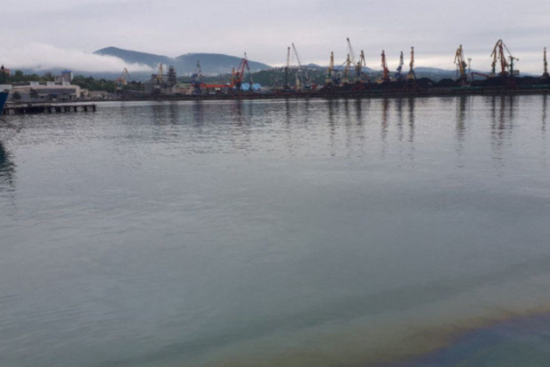 В Черном море произошел разлив нефтепродуктов