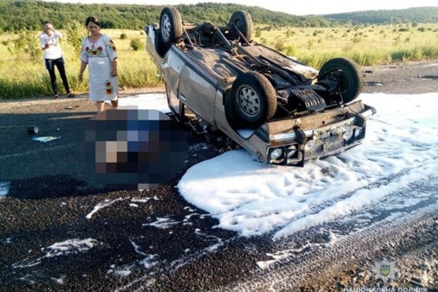Кровавый выпускной: под Николаевом разбился автомобиль с подростками, 17-летний водитель погиб 