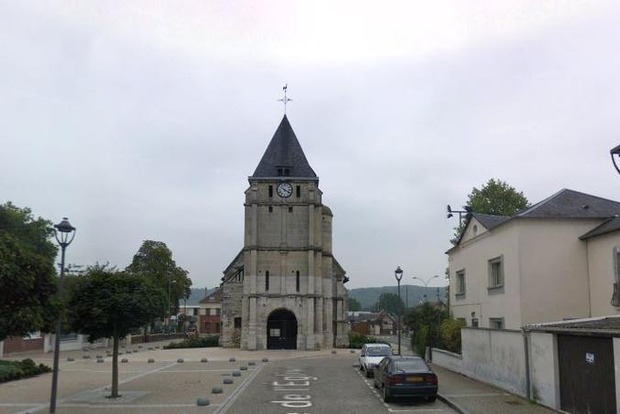 Во французском городке в церкви захвачены заложники