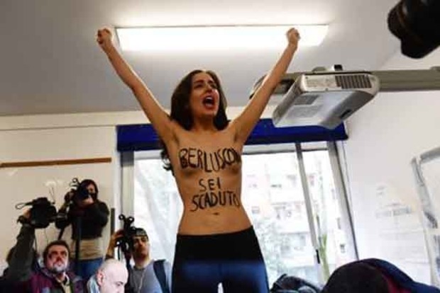 Выборы в Италии. Femen оголилась перед Сильвио Берлускони