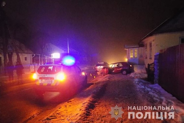 Нова ДТП з поліцейським: п'яний водій збив трьох людей у Почаєві