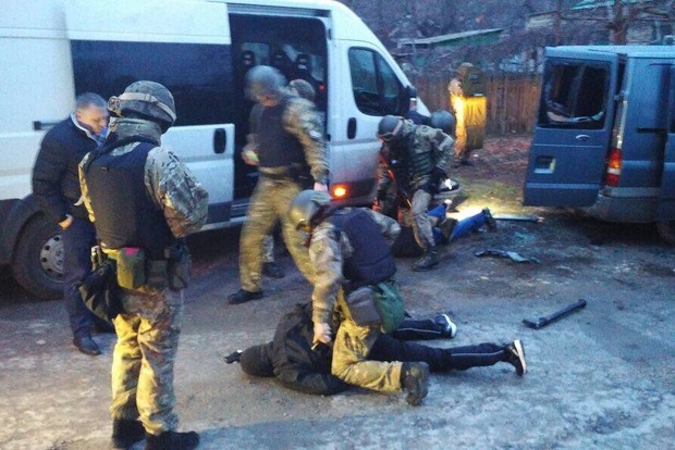 ДНРівці у формі поліції розбійничали в Запорізькій області