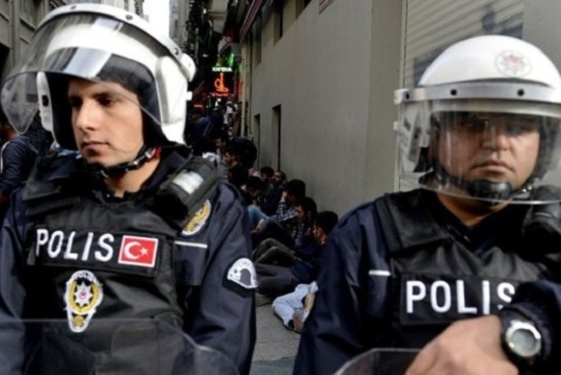 ﻿Поліція затримала 13 осіб за підозрою в причетності до теракту в аеропорту Стамбула