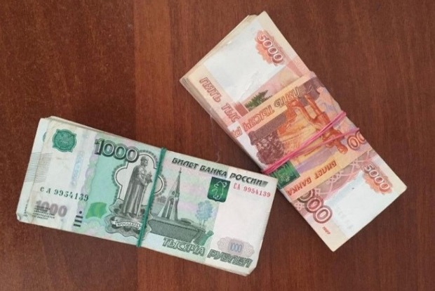Нервный украинец вез в Россию в ботинках 1 млн рублей