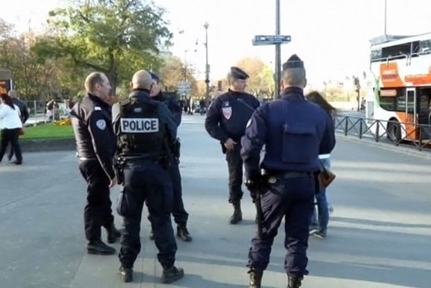 В ходе беспорядков в Париже пострадали 26 человек, из них 20 полицейских