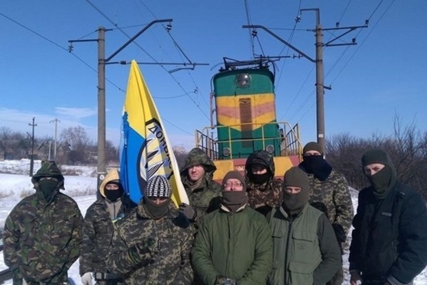 Штаб блокады планирует открыть три новых редута на границе с РФ и требует закрыть Сбербанк