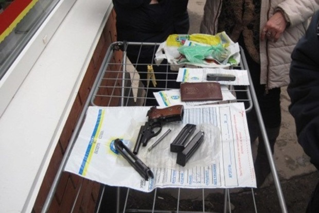﻿Поліція Кривого Рогу затримала жінку, яка продавала зброю та боєприпаси