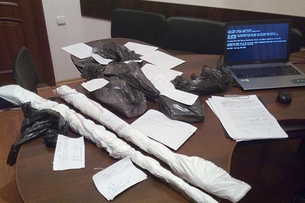 ﻿У Вінниці викрили діяльність групи поліцейських-вимагачів