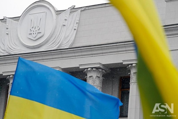Президент завтра внесет в Раду законопроект о реинтеграции Донбасса