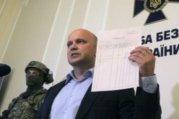 ﻿Кур'єр у Донецькій області намагався вивезти секретні документи