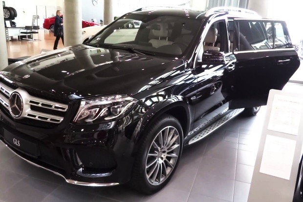 Жена Луценко купила Mercedes за 2,4 миллиона гривен