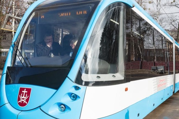 У Вінниці Порошенко оглянув реконструйований трамвай