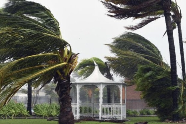 На побережье Австралии обрушился циклон-«чудовище». Самое впечатляющее видео