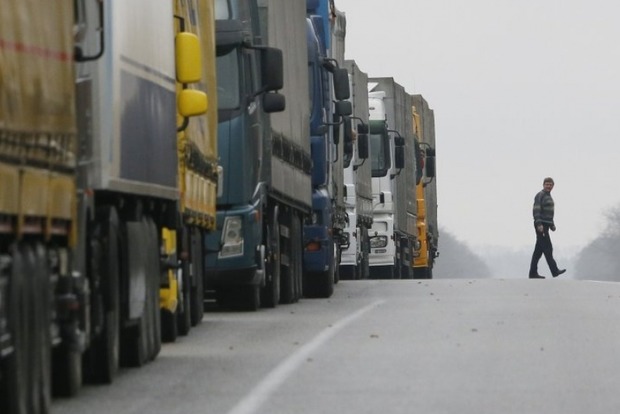 Украина договорилась о возвращении своих грузовиков из России