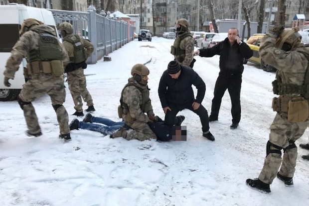 Полиция Харькова задержала группу наркобарыг с Востока