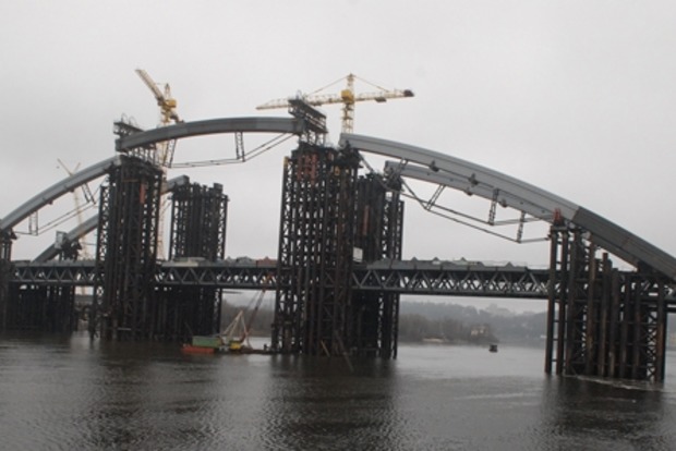 Кличко обіцяє відкрити проїзд на Подільському мосту через три роки