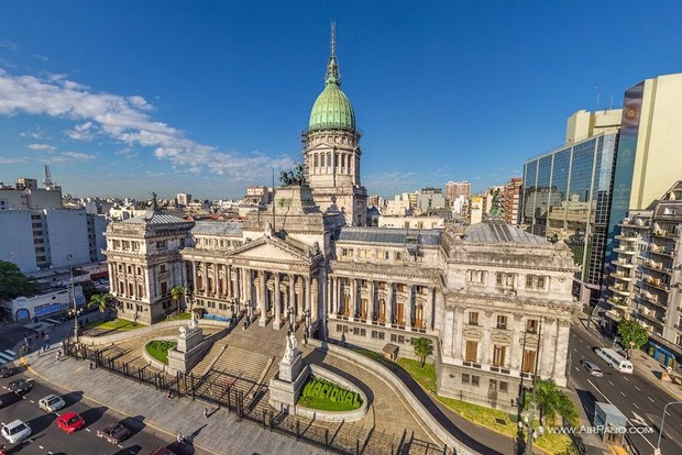 В Аргентине уволят 160 депутатов прогульщиков