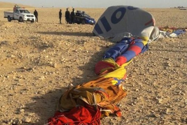Воздушный шар с туристами упал в Египте: жуткие кадры