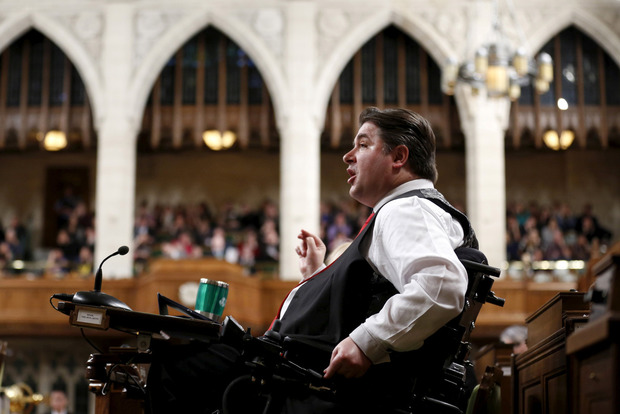 Канадского министра на инвалидном кресле обвинили в домогательствах