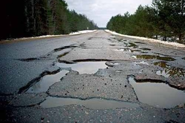 Площадь ям на дорогах Украины может достичь 16 млн м2
