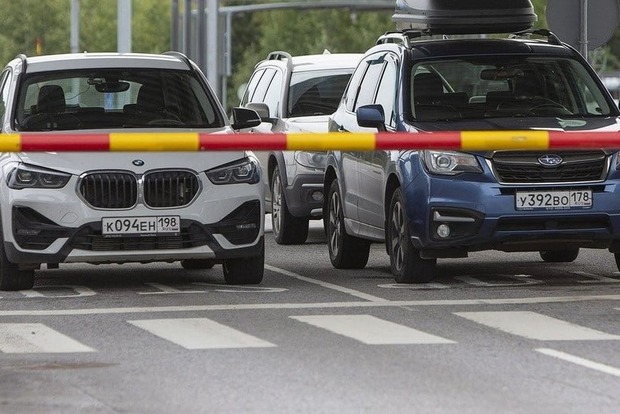 Країни Балтії закрили кордони для автомобілів з російськими номерами.