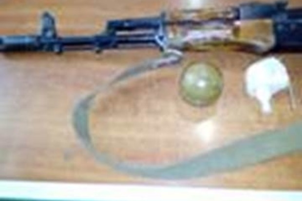 ﻿На Донбасі знайдено три схованки зі зброєю, яку бойовики планували використати для терактів
