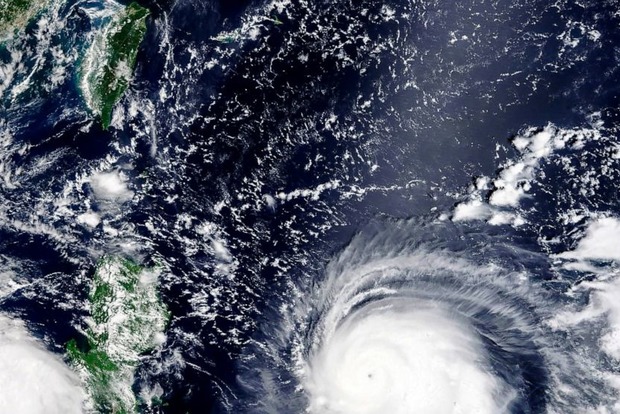 Ураган на Филиппинах близок к превращению в супертайфун категории 5с