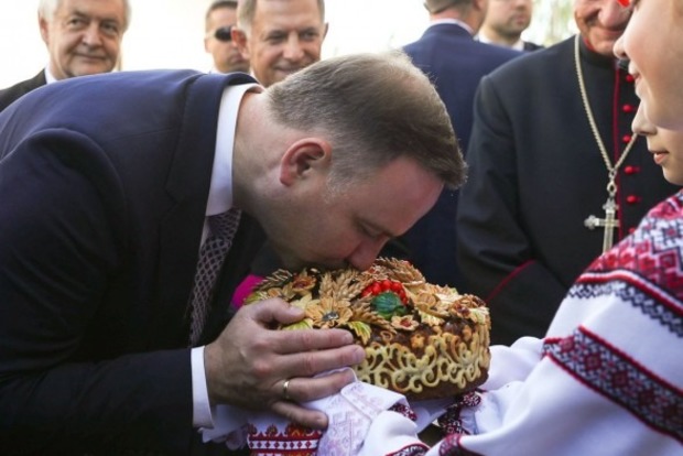 Президент Польщі приїхав до Луцька вшанувати жертв Волинської трагедії