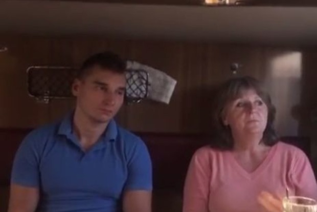 Мать захваченного в Донбассе военного РФ Агеева приехала в Украину