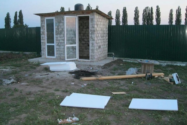 В Киевской области вместе с хлебницей подкинули взрывчатку, есть пострадавшие