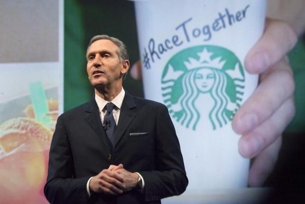 Гендиректор Starbucks пообещал нанять 10 тыс. беженцев после миграционного запрета Трампа