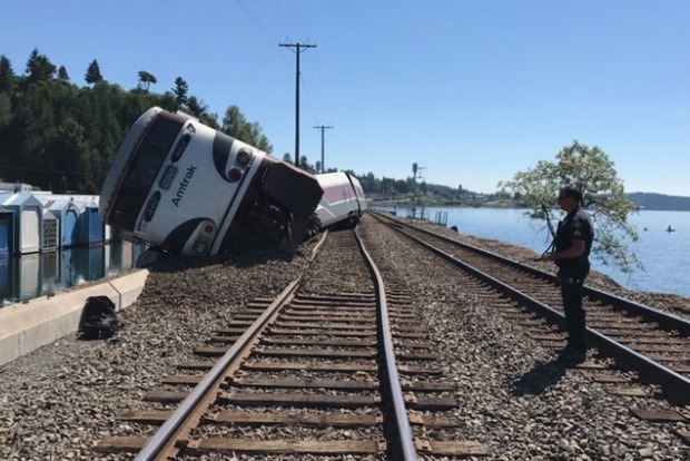 У США потяг зійшов з рейок, постраждали пасажири