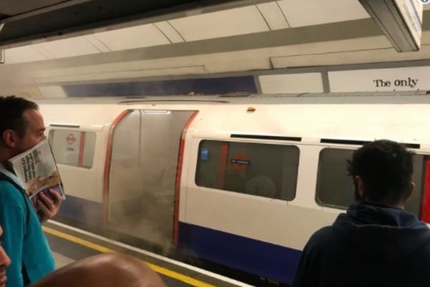 Четыре человека пострадали из-за задымления в метро в Лондоне