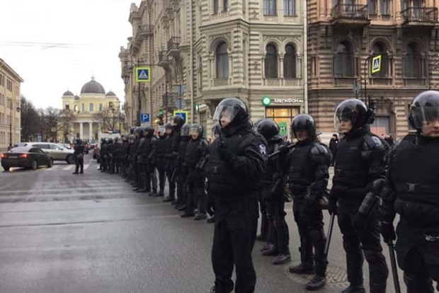 На акціях протестів в Росії затримали 180 осіб