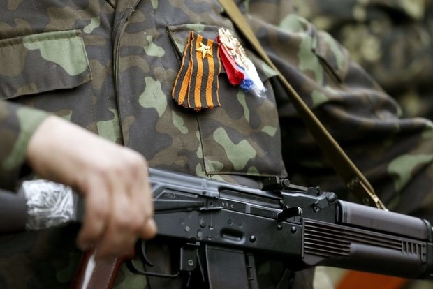 Террористы «ЛНР» попросили у украинских военных мира матерным наскальным рисунком
