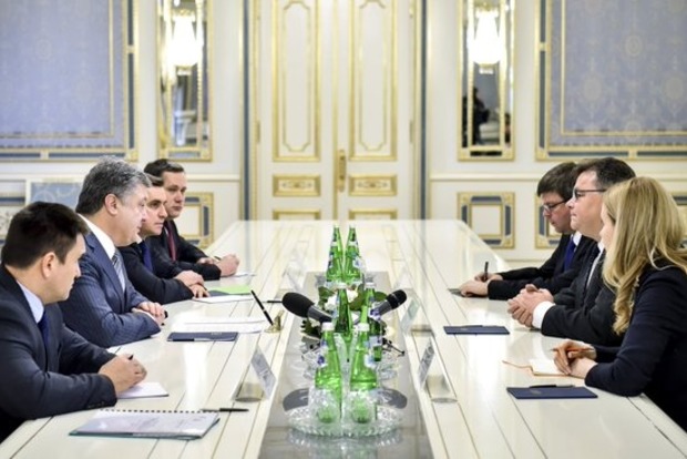 Порошенко: Подготовка «списка Савченко» координируется с ЕС и США