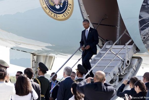 Скандал на саммите G20: к самолету Обамы не подали трап