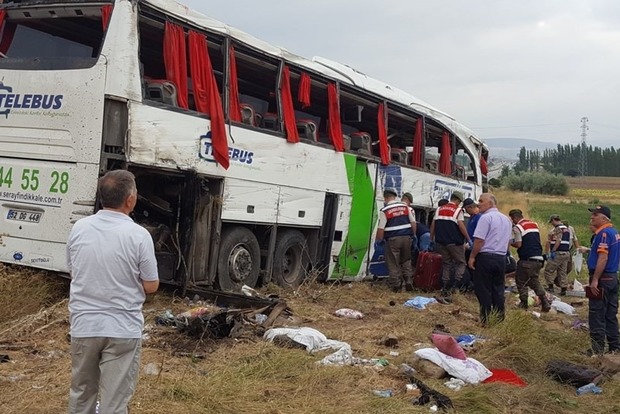 ДТП з автобусом в Туреччині: шестеро людей загинуло, 36 поранено