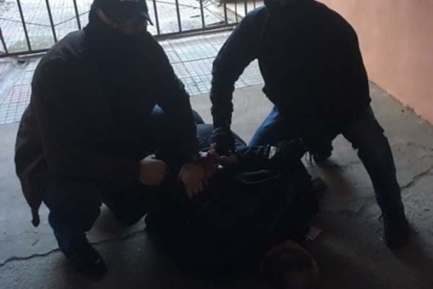 В Киеве при получении взятки задержан начальник миграционной службы