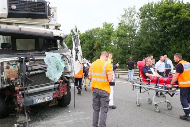 Крупное ДТП во Франции, пострадали десятки людей
