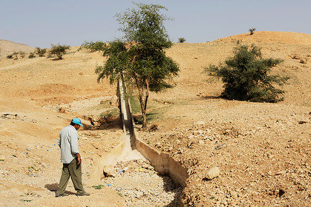 Министр сельского хозяйства Израиля борется с засухой молитвой