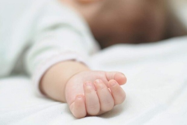 “У мамы был сухой кашель”: на Днепропетровщине при загадочных обстоятельствах умер новорожденный