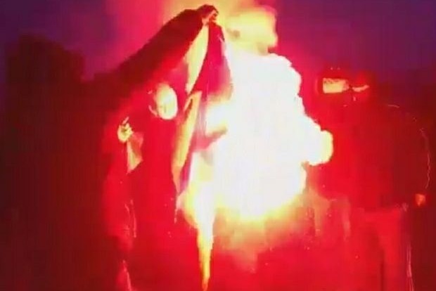 Спалення прапора України у Варшаві: прокуратура завела справу