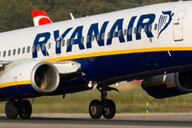 Первый самолет лоукостера Ryanair приземлился в украинском аэропорту‍